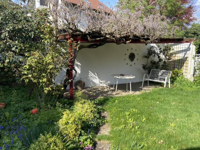 Familienglück mit Gartenidylle großzügiges Reihenendhaus mit viel Potential