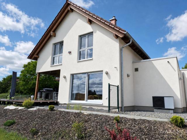 Familienglück im Grünen neuwertiges Zuhause mit großem Garten