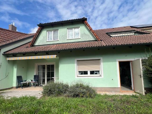 Familienglück in Linz Pichling: Reihenhaus mit Garten, Garage, Keller und viel Platz