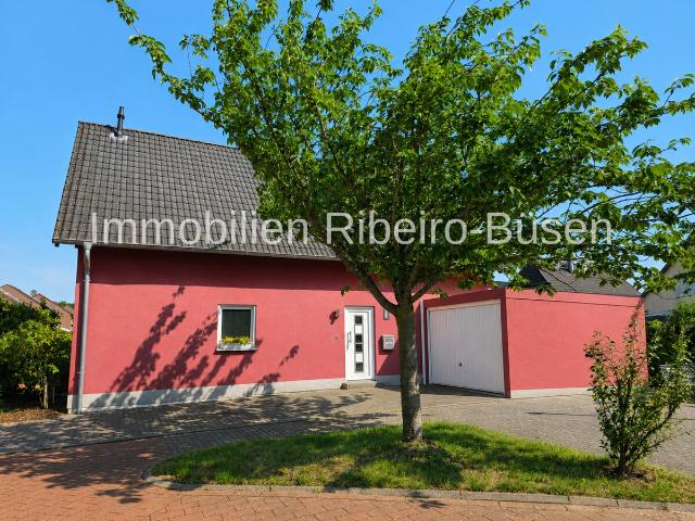 Familienglück in ruhiger Lage – Gepflegtes Einfamilienhaus mit Garten