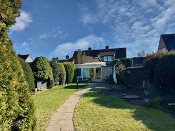 Familienglück in Reuschenberg Traumgarten auf 1.004 m² und viel Potenzial