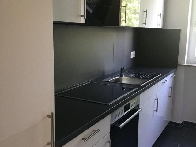Familienglück kernsanierte 3 Zimmer mit Einbauküche!