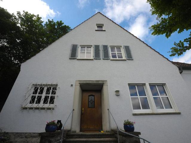 Familienhaus in bester Lage mit viel Platz und Charakter