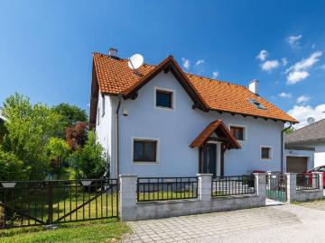 Kaufanbot liegt vor! Familienhaus in Gramatneusiedl welches viel Platz bietet, Garten und Pool