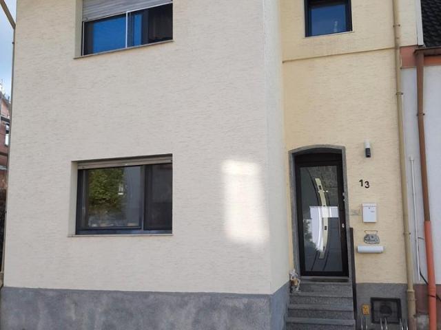 Familienhaus mit Atrium, Garten & viel Potenzial – provisionsfrei