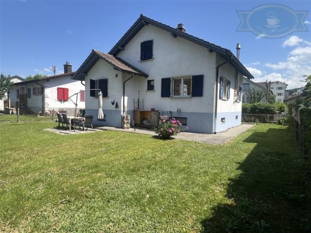 Familienhaus mit Garten und grosszügigen Räumen in Porrentruy