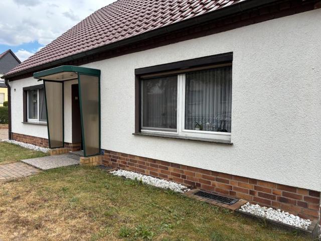 Familienhaus mit Hof und großem Garten