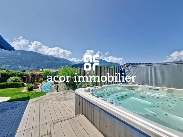 Familienhaus mit separater Studio Wohnung in Savièse!