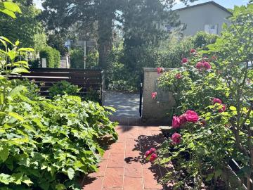 Familienhaus mit Traumgarten in absoluter Grün Ruhelage | ZELLMANN IMMOBILIEN
