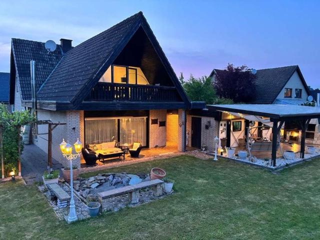 Familienhaus mit 2 Wohneinheiten| 1.000 m² Garten| Provisionsfrei