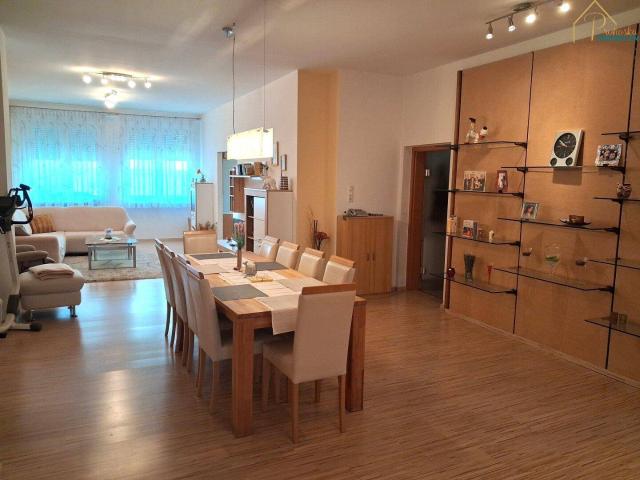 FAMILIENHAUS mit 5 Zimmer 2 separate Eingänge