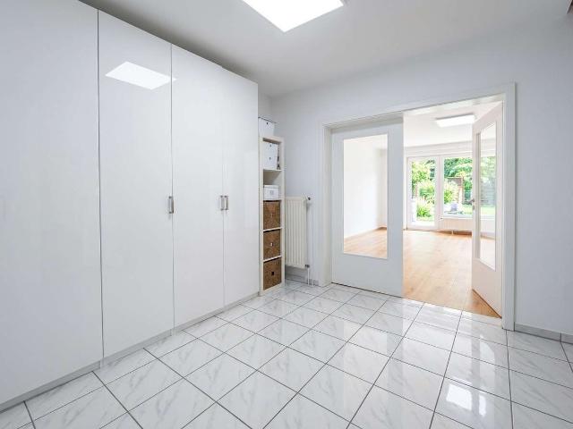 Familienhaus mit 5 Zimmern, Süd West Garten & ausgebautem Spitzboden – ruhige Siedlung
