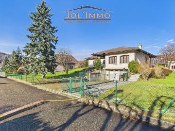 Familienhaus 6.5 Zimmer mit grosszügigen Volumen und grossem Garten in Courrendlin