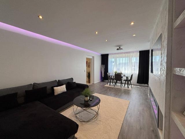 Familienhit: 4 Zimmer Wohnung saniert modern sehr gepflegt
