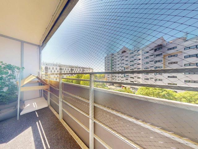 Familienhit! Zentral begehbare 3 Zimmer Wohnung mit Loggia