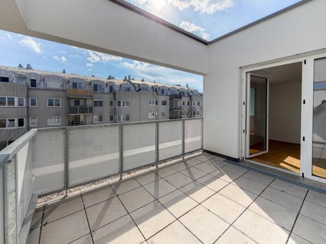 Familienhit! Schöne Wohnung mit einer großen Terrasse Nähe Lebeerberg