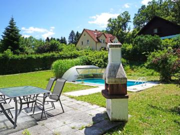 Grünruhelage am Waldrand! Familienidyll mit großem Garten, Schwimmbecken und Sauna
