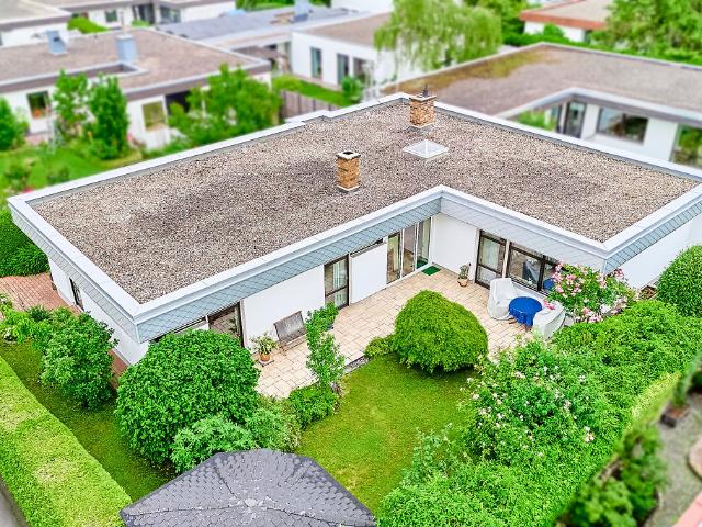 Familienidylle auf einer Ebene – mit Kamin und Gartenparadies