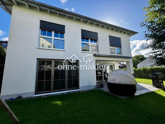 Familienidylle auf höchstem Niveau Luxusvilla mit Premium Ausstattung in Hofheim
