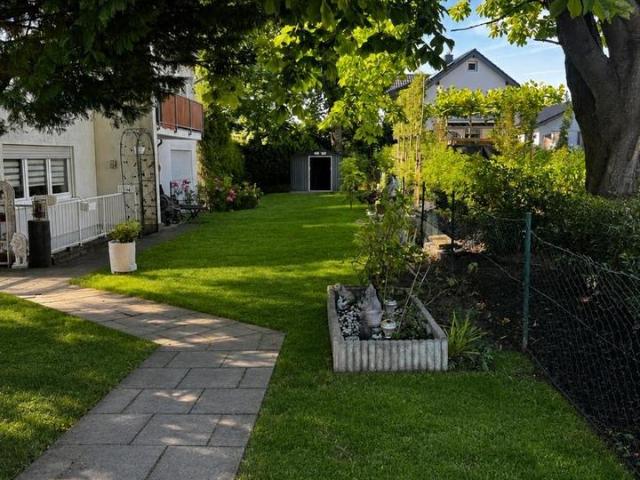 Familienidylle in Bestlage – 5 Zimmer, 300 m² Garten