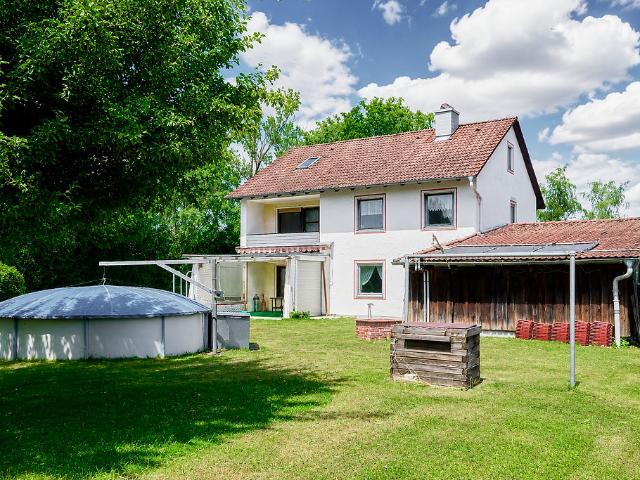 Familienidylle in Oberostendorf – Einfamilienhaus mit Pool und weitläufigem Grundstück