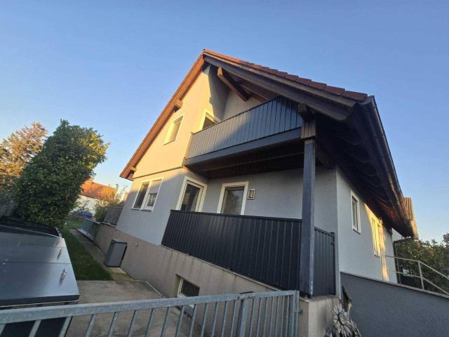 Familienidylle mit 5 Zimmern, Riesen Terrasse mit 63,5 m² + großer Garten + BJ1997 + 2 KFZ Stellplätze