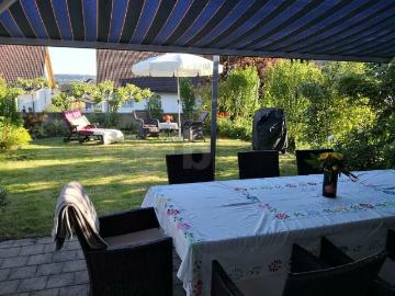 FAMILIENFREUNDLICH MIT GARTEN!