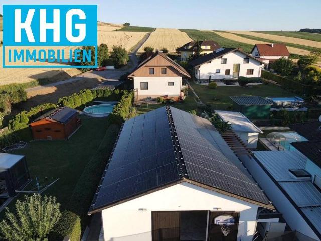 FAMILIENIDYLLE MIT NEBENGEBÄUDE FÜR 7 AUTOS ODER 1 PARTY MODERN LIVING