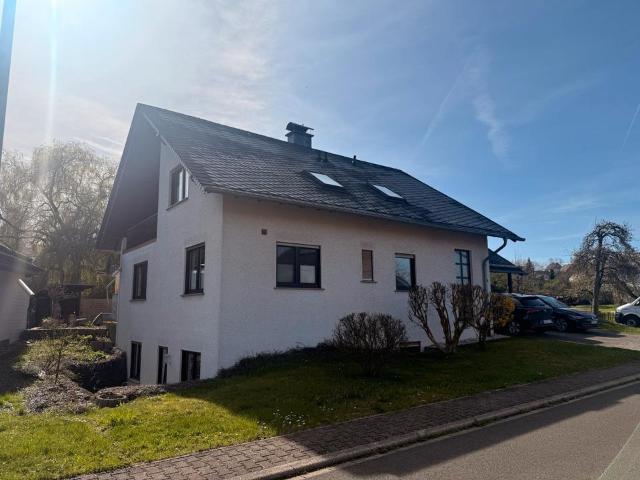 Familienparadies mit Doppelgarage und Garten in Veitsrodt