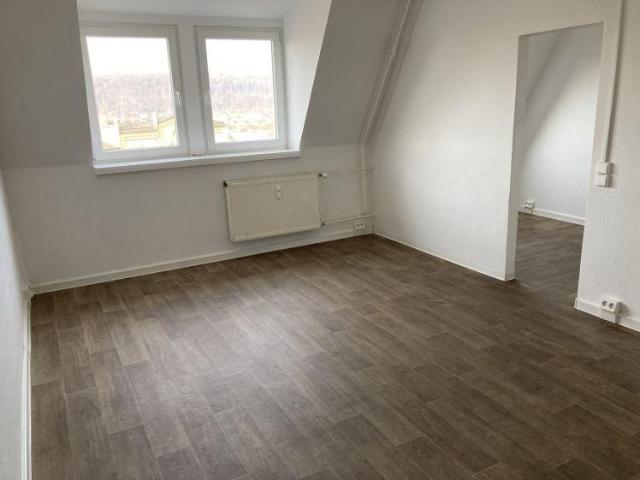 Mietfrei starten im Familienparadies: Modernes Bad, zentrale Lage und Bildung direkt vor Ort.