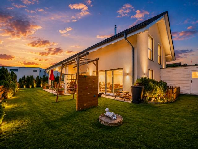 Familienparadies nahe der Aare modernes 6.5 Zimmer Einfamilienhaus mit Ausbaupotenzial
