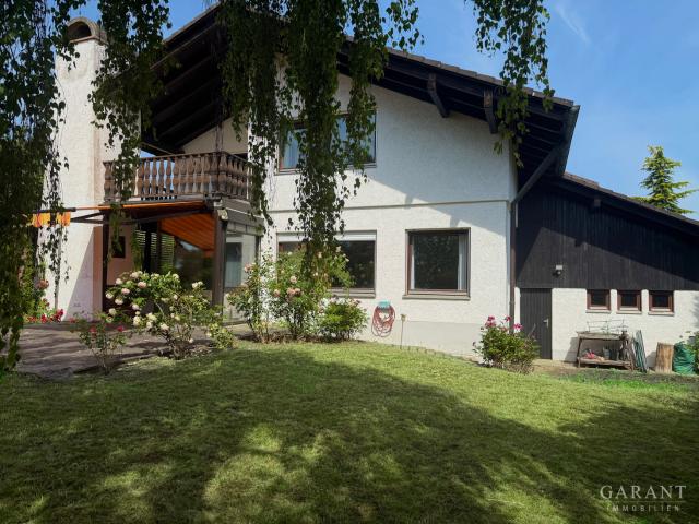 Familienparadies auf ca. 836qm Grundstück Wintergarten, Doppelgarage, viel Platz in bester Wohnlage