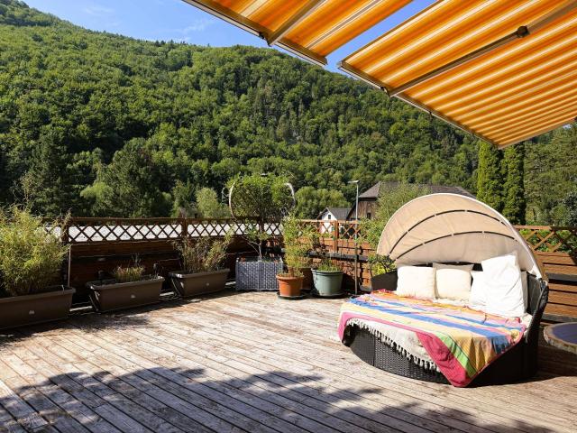 Familienresidenz im Grünen! Platz für Hund und Katz und Spatz!