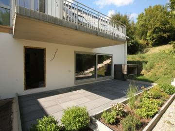 FAMILIENSCHATZ in kleinem Wohnbauprojekt | großzügiges 5 Zimmer Reihenhaus mit eigenem Pool & 1.000 m² Garten | TOP 5