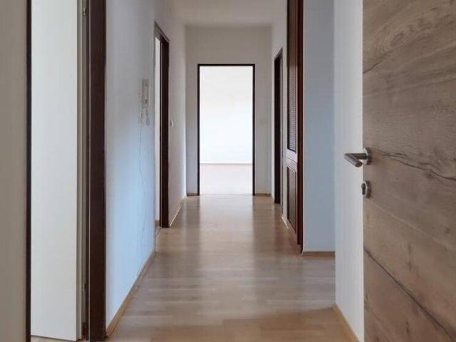 Familientaugliche 4 Zimmer Ruhelage mit Stellplatz unbefristet!