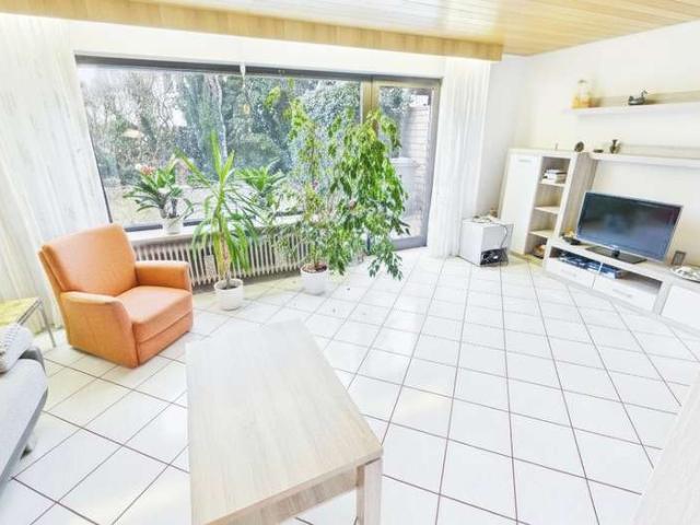 Familientraum mit Dachstudio: Reiheneckhaus in Heilsbronn mit Garten & Garage