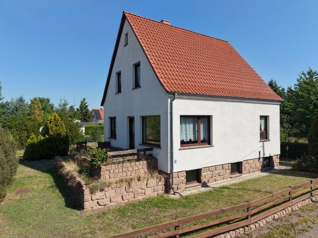 Familientraum mit Potenzial – freistehendes Einfamilienhaus in begehrter Lage von Halle Büschdorf