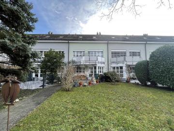 Riehen, Basel-Stadt - Parkplatz, Balkon