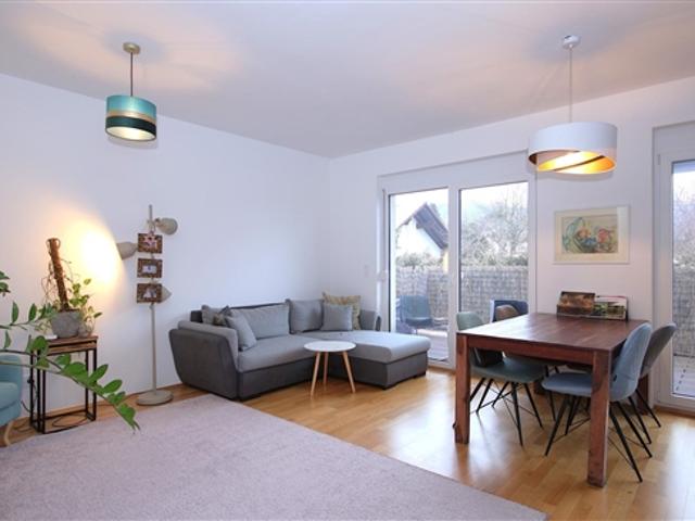Moderne 4 Zi Maisonette mit Südbalkon, 2 Bädern & 2 Carports in Judendorf – neuwertig!