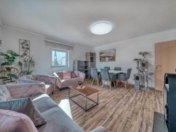 Familientraum! Großzügige 4 Zimmer Wohnung mit Garten zu verkaufen!