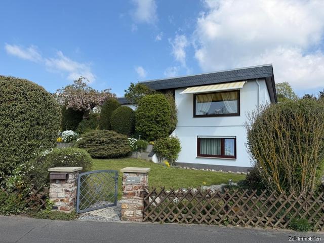 Familientraum: Großzügiges Einfamilienhaus mit tollem Gartengrundstück und Garage in Johannisberg Schlossheide