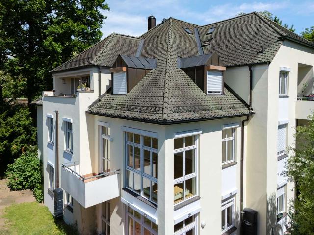 Familientraum! Helle 4 Z Wohnung im 1.OG einer Villa – hell, ruhig und bezugsfertig! Provisionsfrei!
