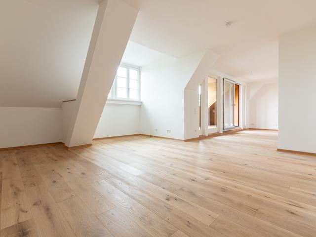Familientraum im Dachgeschoss – mit Loggia und Blick ins Grüne