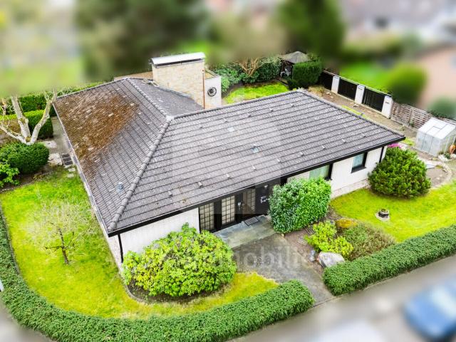 Familientraum in Erftstadt Liblar: Freistehender Bungalow mit separatem Wohnbereich im Keller!