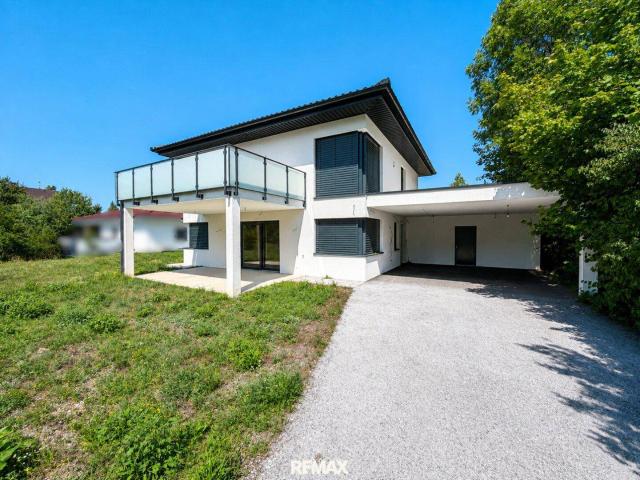 Familientraum in Ferlach: Modernes Einfamilienhaus mit großzügigem Grundstück