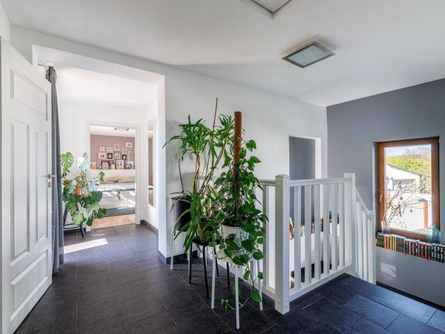 Familientraum in Pama: 6 Zimmer, Doppelgarage, Garten, Terrasse und Balkon