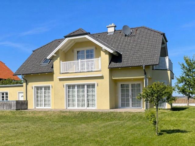 Familientraum in Weikersdorf am Steinfeld: 6 Zimmer, Garten und Sauna warten auf Sie!