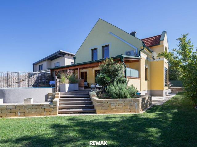 Familienwohntraum mit Charakter & uneinsehbarem Garten