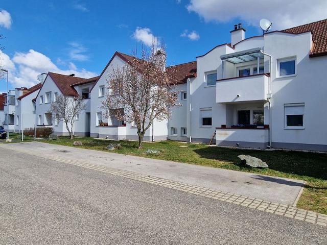 Familienwohnung im OG mit Loggia