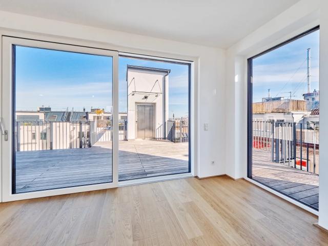 Familienwohnung in privatem Haus! Garagenplatz direkt im Haus!
